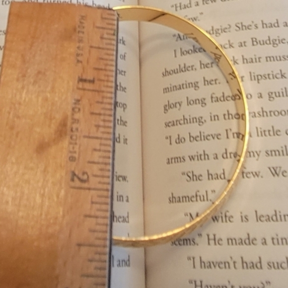 MONET Chunky Goldtone Bangle Bracelet Diamond Cut - Picture 7 of 7